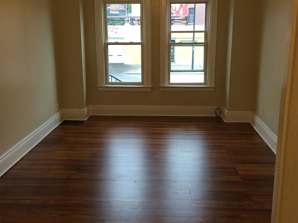 2nd image of 1715 Main St APT 6
