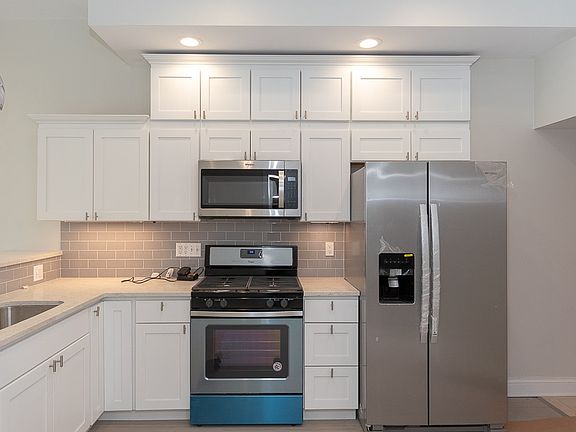 2nd image of 1637 N Clybourn Ave #F3