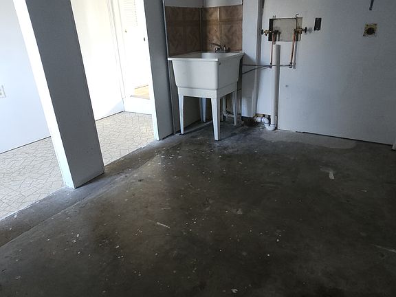 Utility Room and Laundry Hookup