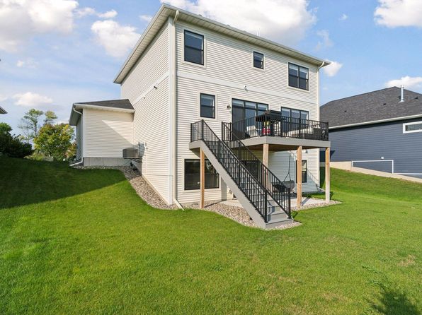 4316 Woodland Cove Pkwy, Excelsior, MN 55331