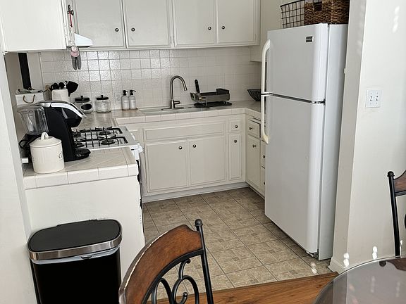 5th image of 8038 Blackburn Ave APT 3