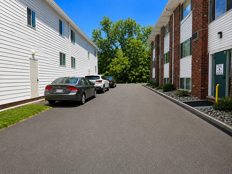 45 Rhodes Ave — Photo 2