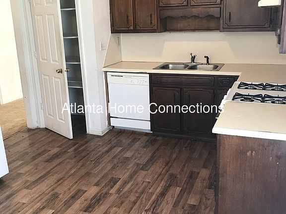 4th image of 2616 Country Trce SE #B