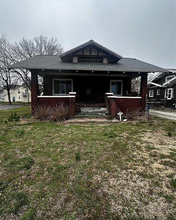 2nd image of 830 N Wood River Ave