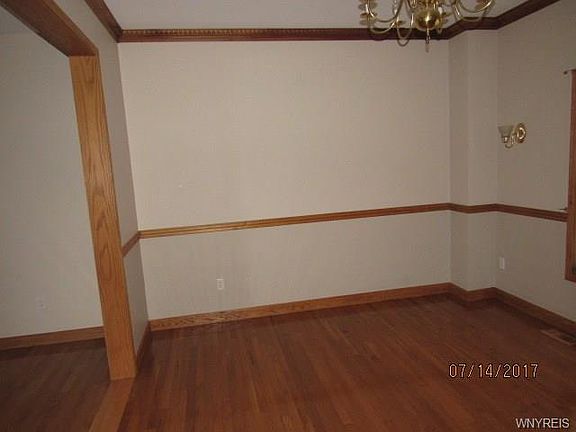 4th image of 5444 Country Club Ln