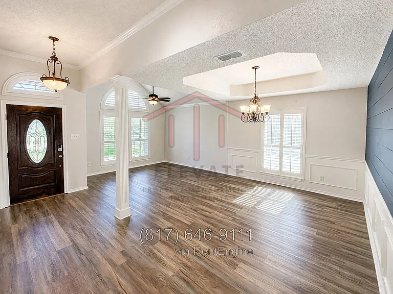 2117 Pinwood Cir — Photo 2