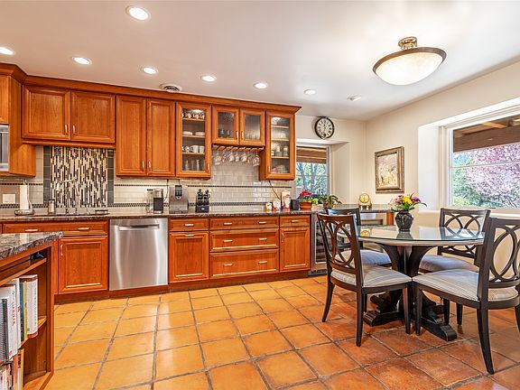 4th image of 1813 Sun Mountain Dr