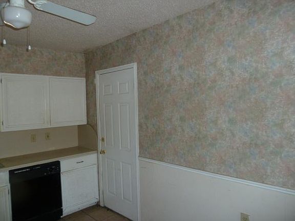 5th image of 6656 Onyx Dr N