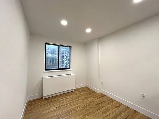 Rented by Akam Sales and Brokerage | media 12