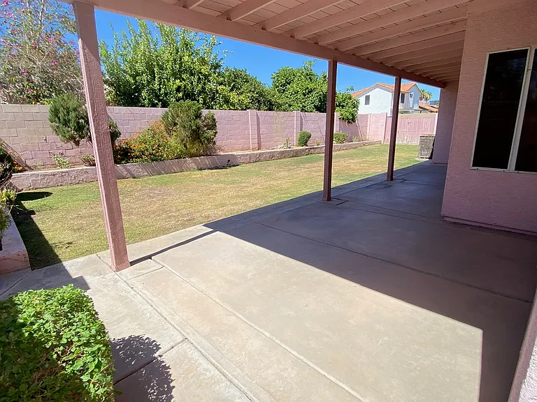 3358 E Wickieup Ln — Photo 38