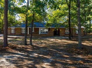221 Menscer Dr, Hope Mills, NC 28348