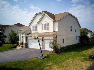 1030 S Greywall Dr, Round Lake, IL 60073