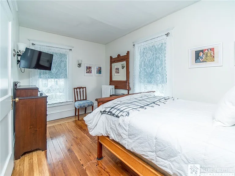 98 Forest Ave — Photo 23