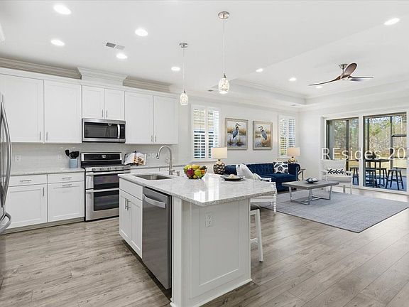 4th image of 524 Weekend Ave