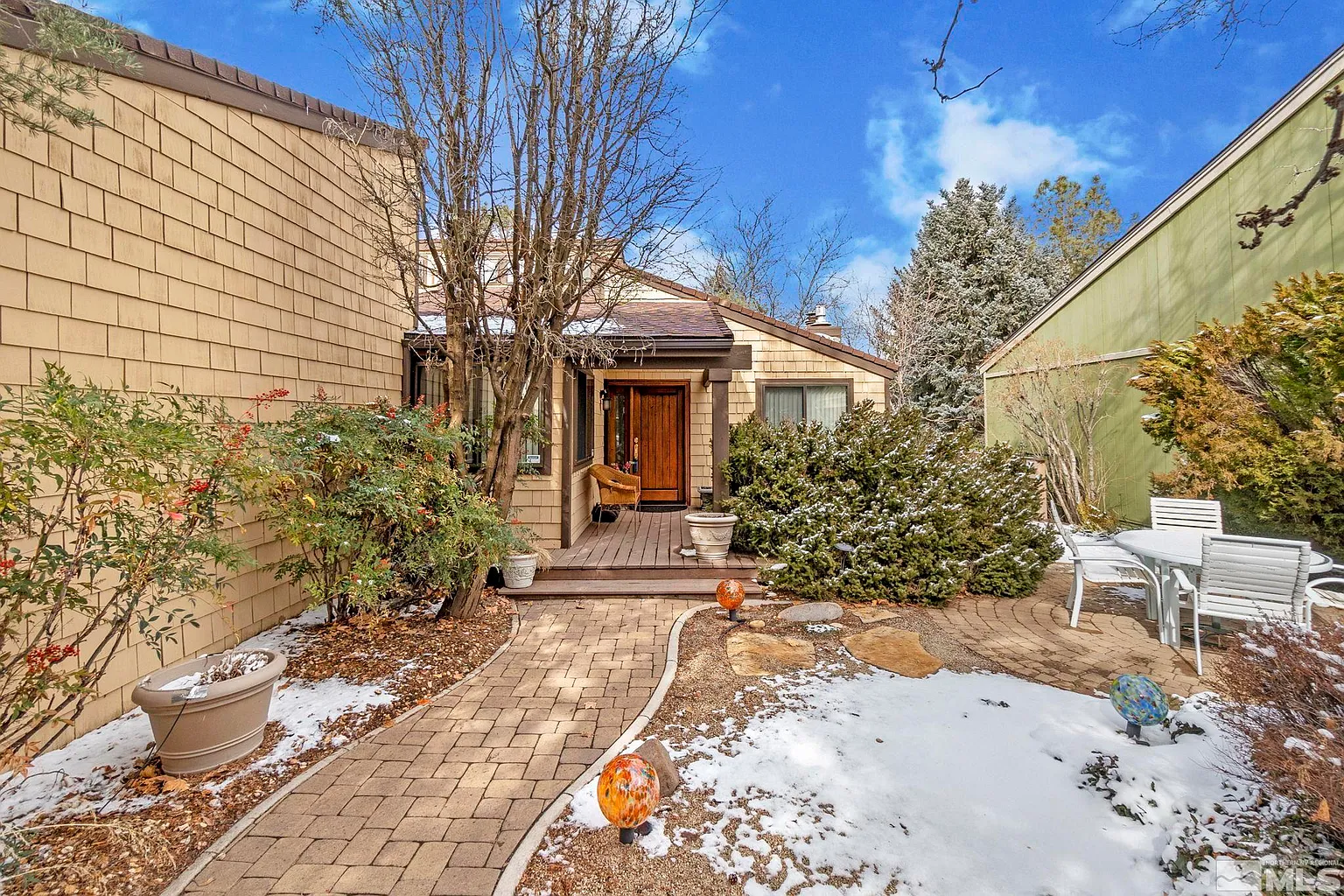 6473 Meadow Hill Dr photo 1