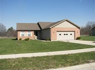 209 Parker Place Dr, Blanchester, OH 45107