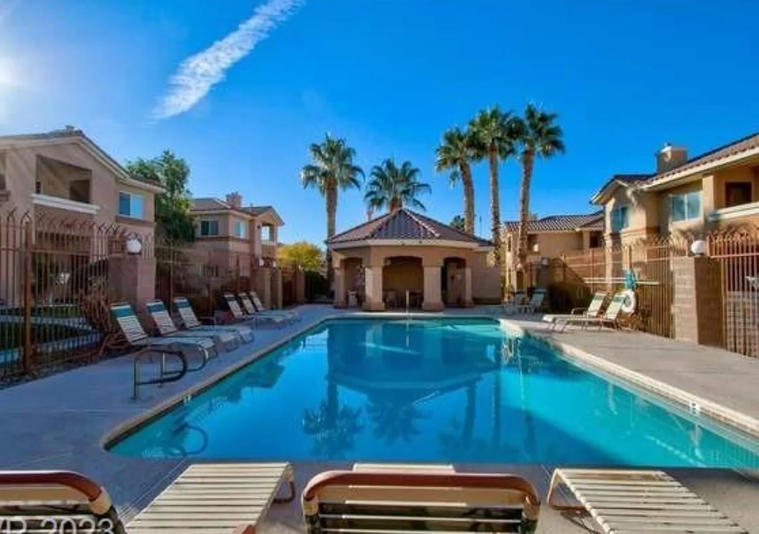 2-bedroom unit with a Pool View!! — Photo 1