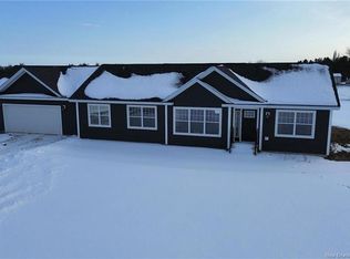 27 Sweeney St, Woodstock, NB E7M 3N8