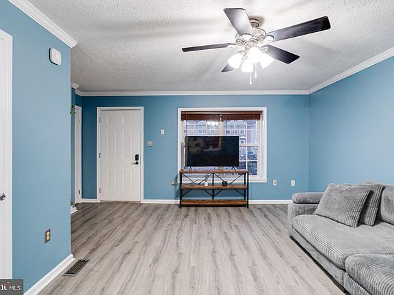 5th image of 172 Mahogany Dr