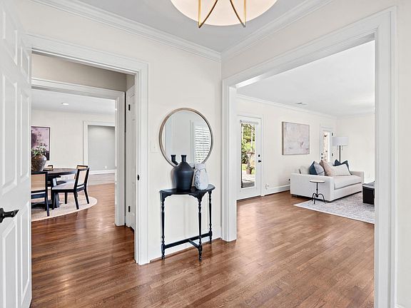4th image of 32 Heather Way