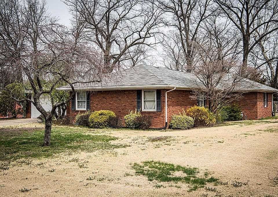 1st image of 2628 Linwood Dr