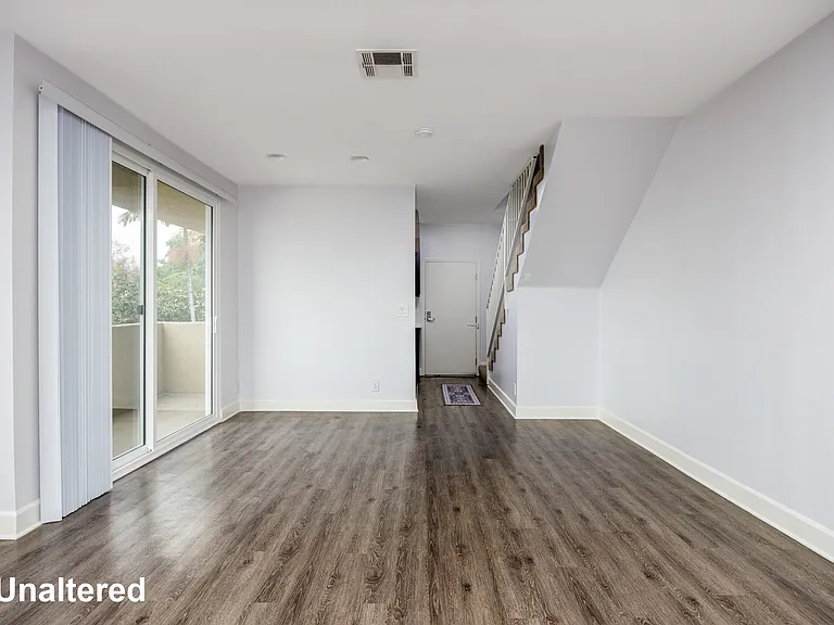 Wilcox Townhomes — Photo 12