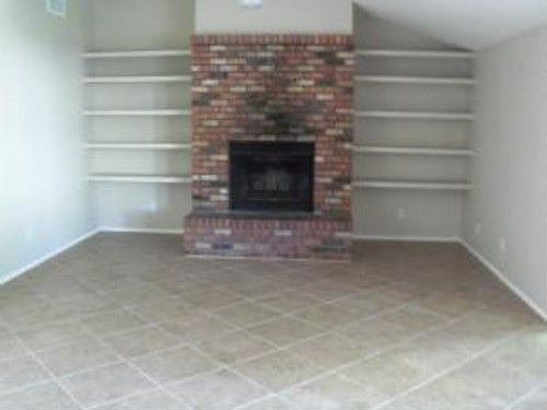 2nd image of 1750 E Isabella Ave