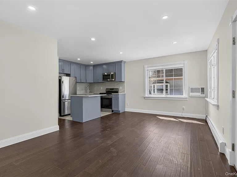 88 Buffalo Ave — Photo 4