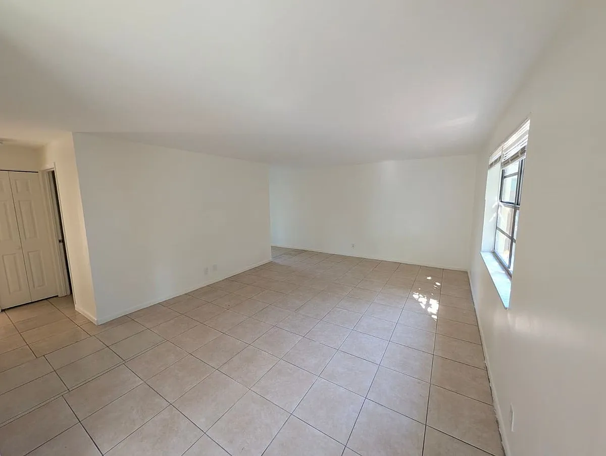 4453 Steven Rd #2 - 4453 Steven Rd #2 — Photo 3