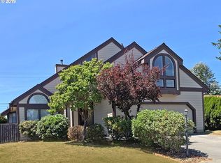 640 Mardon Ct, Brookings, OR 97415