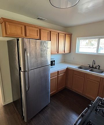 5th image of 165 W Harrison Ave