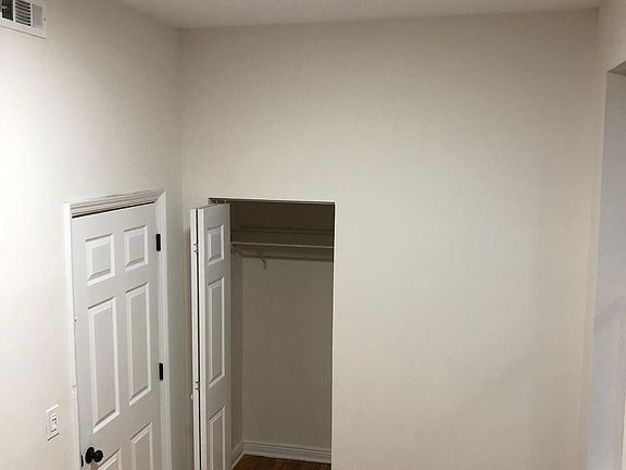 3rd image of 2036 W Coulter St Floor 1SR