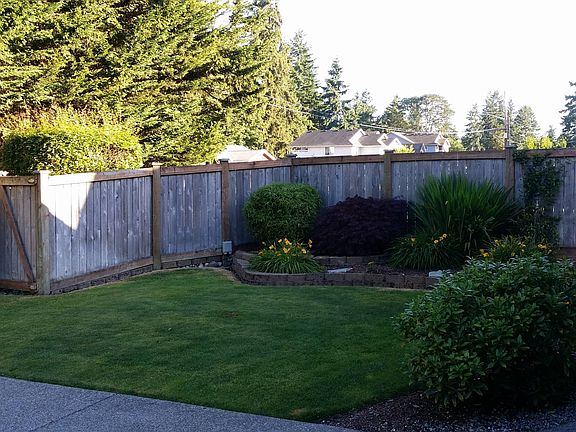 Nice Garden Areas in Front