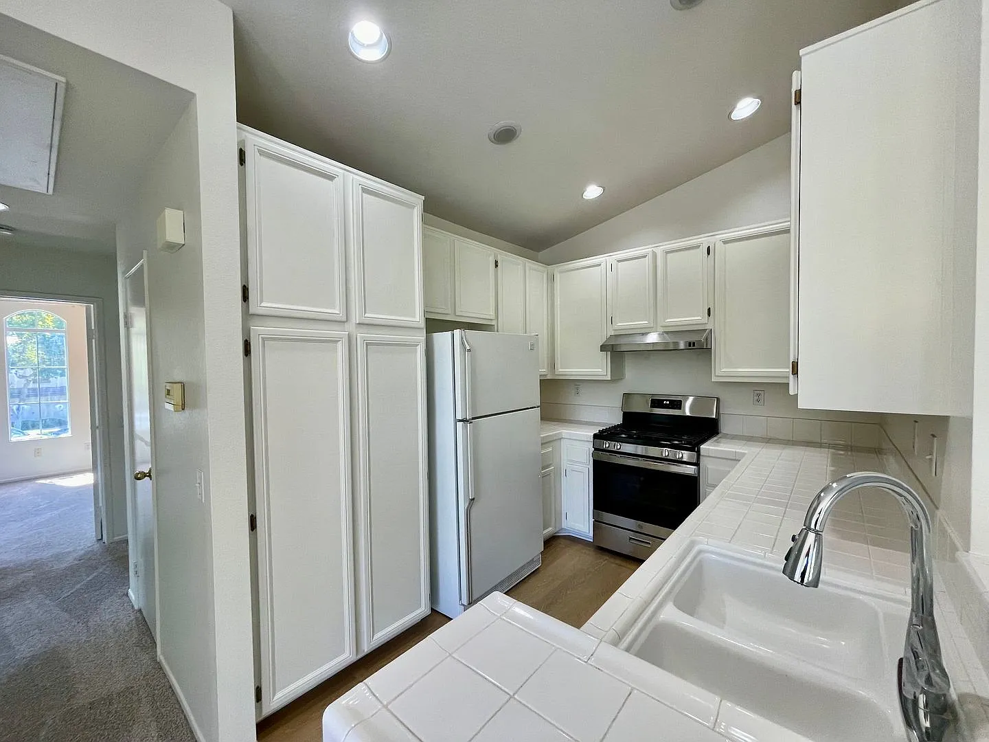Charming 2bdrm/2ba in Foothill Ranch — Photo 2