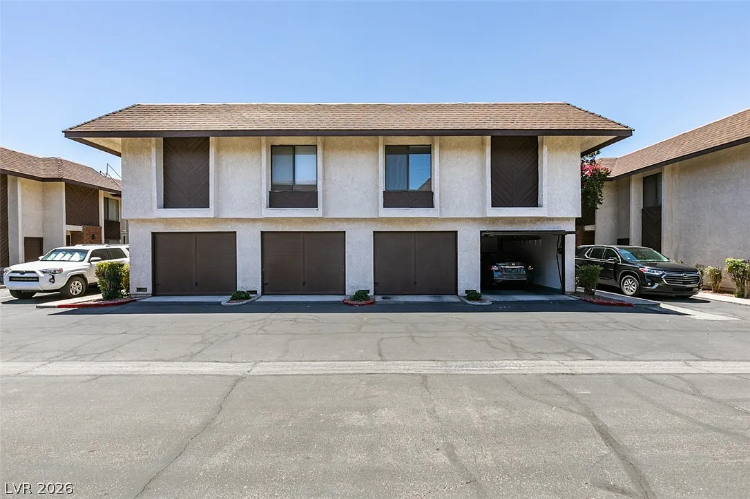 2 bed, 2.5 bath, 1834 sqft, $1,625 — Photo 2