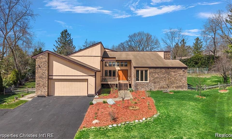 1st image of 4566 Walden Dr
