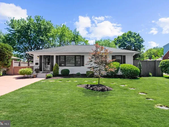 1015 N Quaker Ln, Alexandria, VA 22302