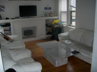 646 W Oakdale Ave #1E, Chicago, IL 60657
