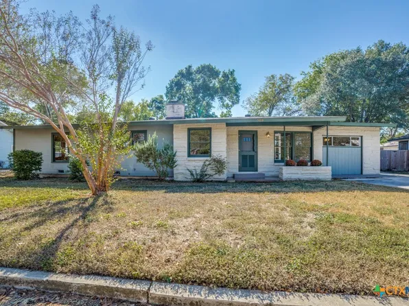 509 Bismark St, Seguin, TX 78155