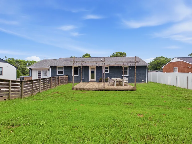 547 Harding Pl — Photo 31