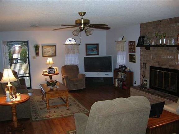 2nd image of 1200 Mulberry Dr