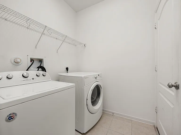 25030 Emporia Point Ct — Photo 25