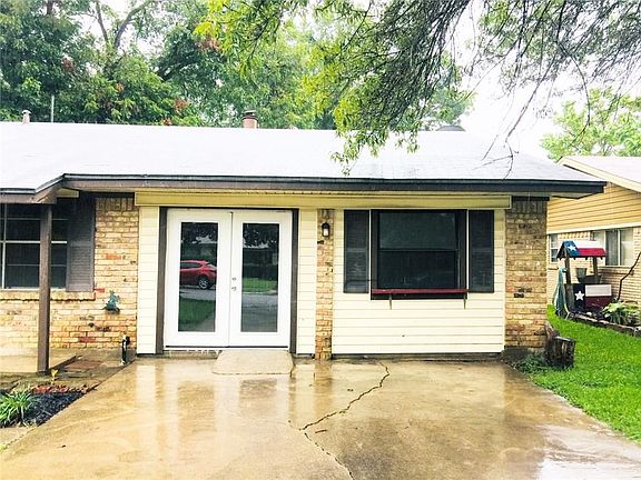 2nd image of 121 Dorris Dr