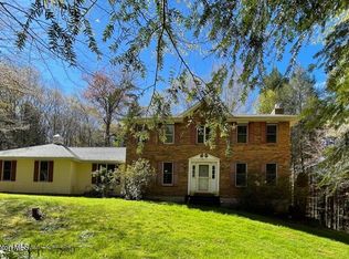 335 Foster Rd, Union Dale, PA 18470