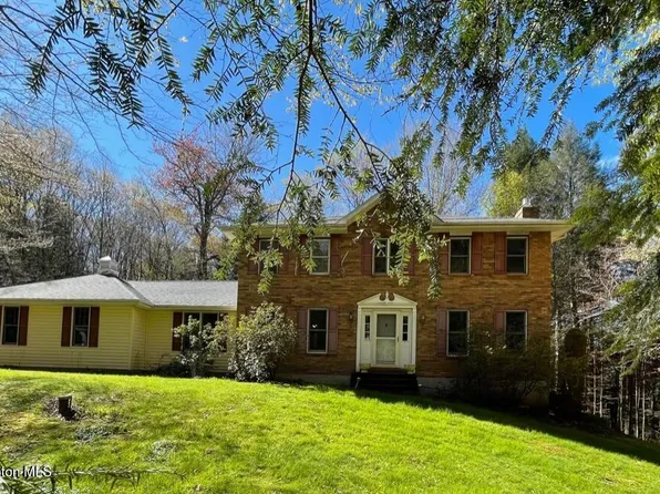 335 Foster Rd, Union Dale, PA 18470