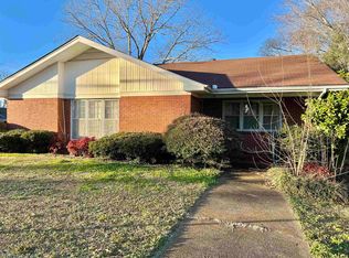 518 Madison St NW, Russellville, AL 35653