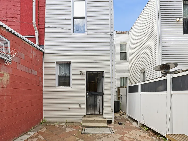 1320 Florida Ave NE — Photo 32