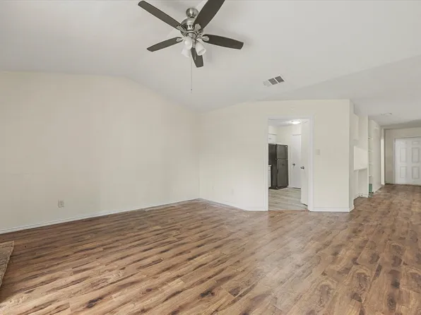2504 Brook Hollow Ct, Mesquite, TX 75150