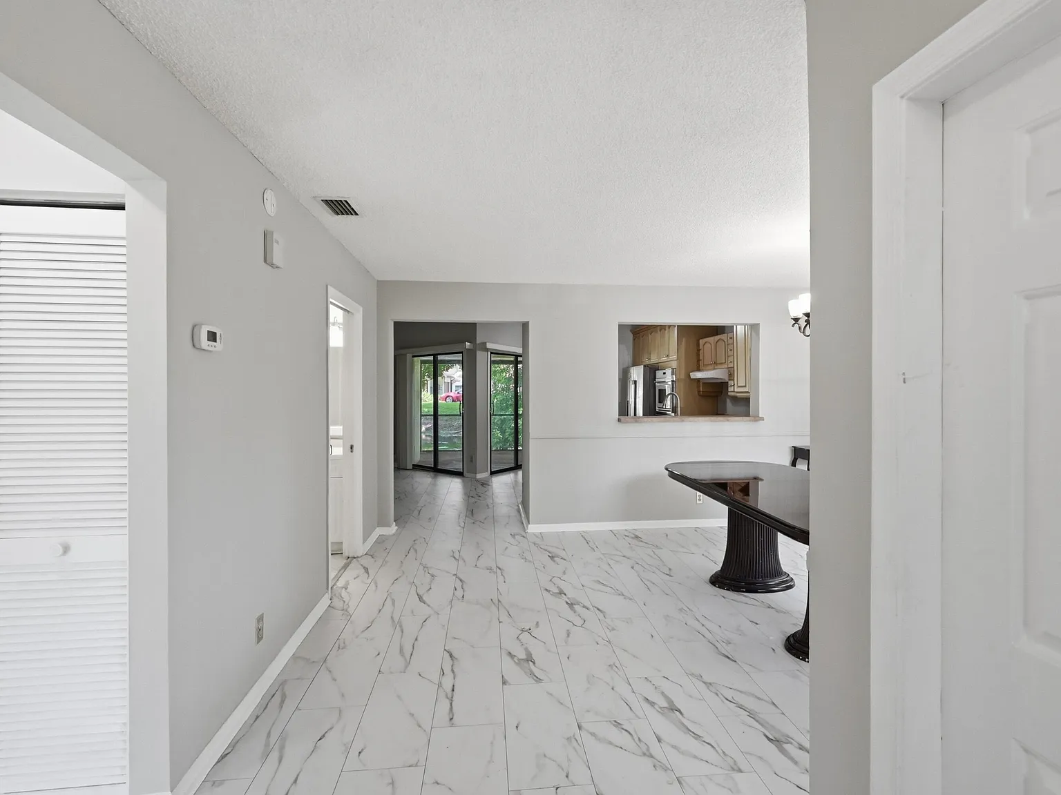 3 bed, 2.5 bath, 1587 sqft, $3,200 — Photo 4