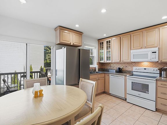 5th image of 502 Gregory Ave #1